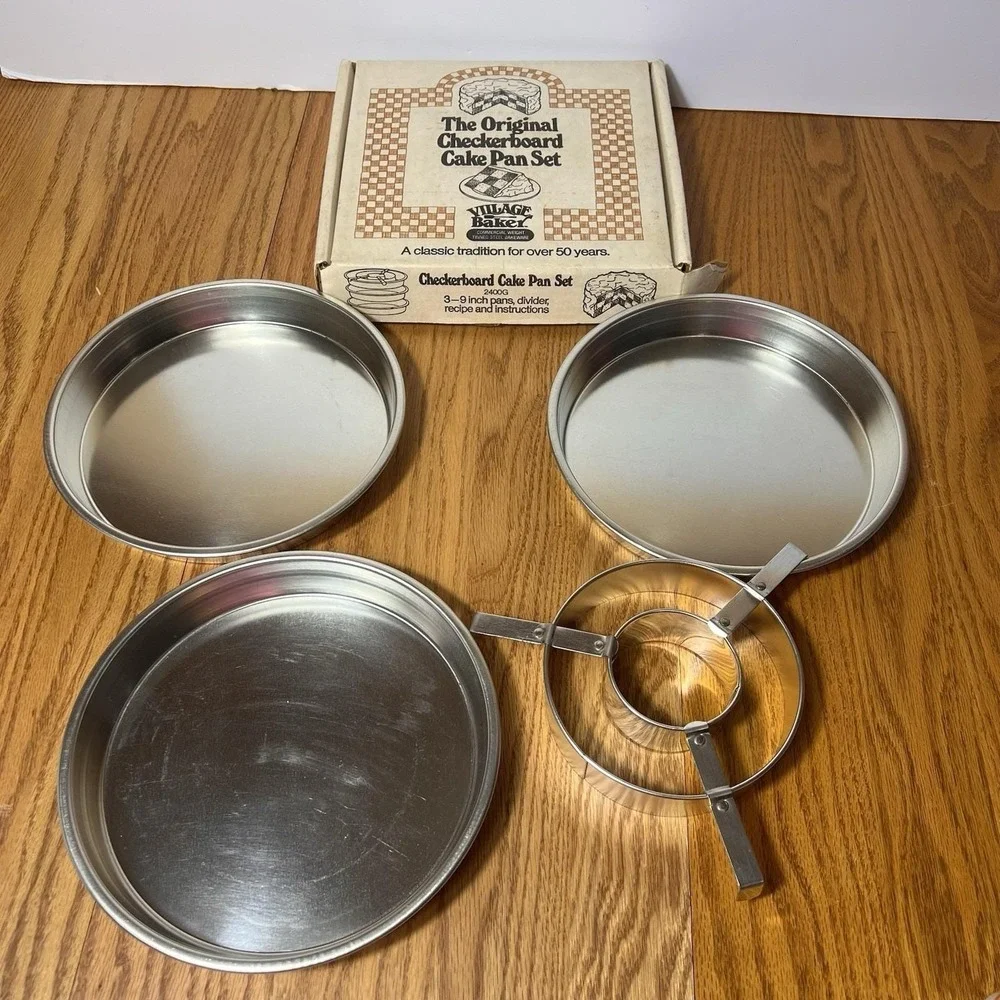 VINTAGE - Village Bakery The Original Checkerboard Cake Pan Set